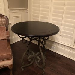 $100 Or Best Offer Table 28 Inches High  27 Inches Diameter