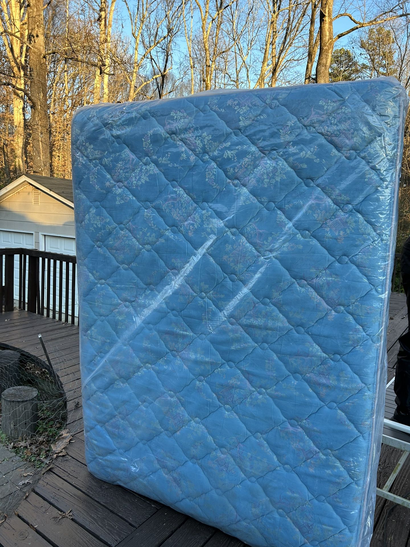 Kingsdown Queen Size Mattress With Box Spring for Sale in Charlotte, NC OfferUp
