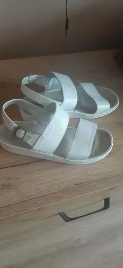 Women's leather sandals by FORTUNA (pre-owned) – very good condition!