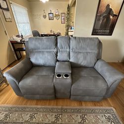 Zero Gravity Power Reclining Console Loveseat With Adjustable Headrest In Slate