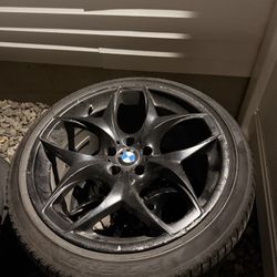 BMW staggered tires 325x30x21 and 285x35x21
