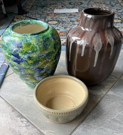 2 Vase/pot For One Price