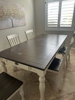 Dinning Table 