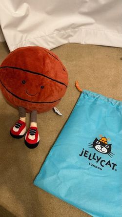 limited edition basketball jellycat!
brand new with tags and bag