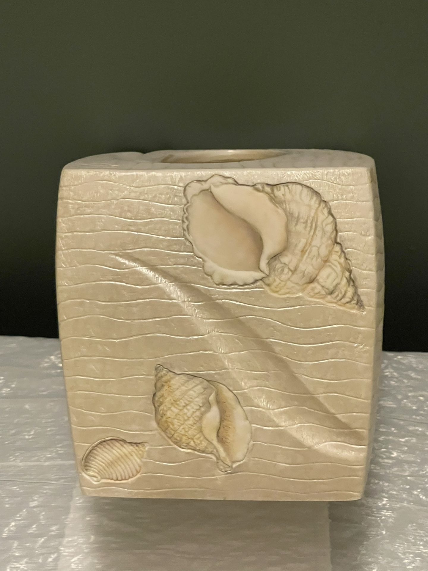 Beautiful, Heavy-Weight (approx. 3 lbs) 6"H x 5.75"Sq STONEWARE Tissue Box Holder - price as posted is firm.