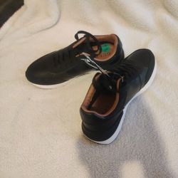 Guess Shoes Size 7 1/2 For Men 