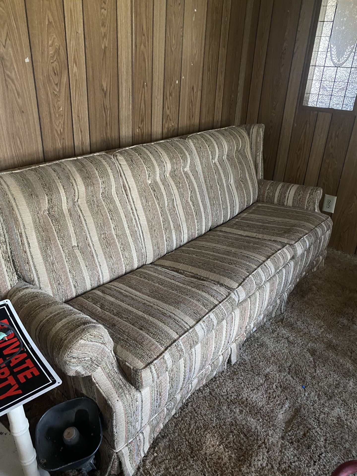 Couch / Pull Out Bed