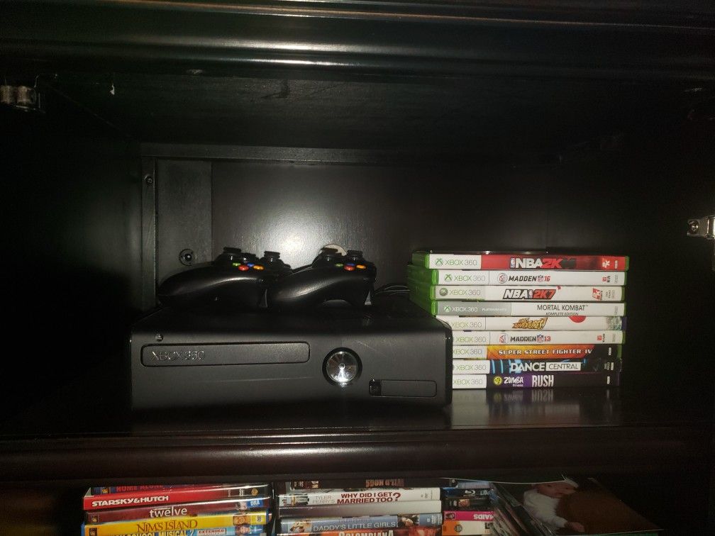 Xbox 360 with kinect and remotes