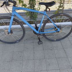 2017 Raleigh Cadent 2 Hybrid Bike