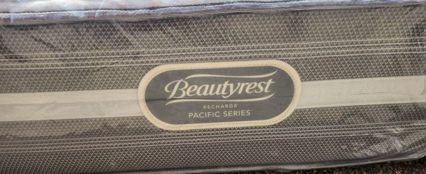 Queen Simmons Beautyrest Mattress- Box Spring & Bed Frame Optional