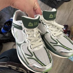 Reebok’s Men’s Size 9.5