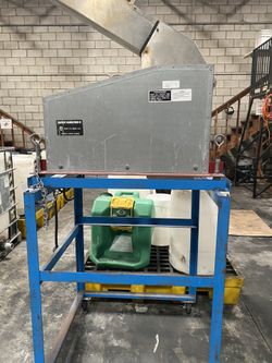 The C.S. Bell Co - Hammer Mill - No. 10 Bottom Discharge, Cast Iron