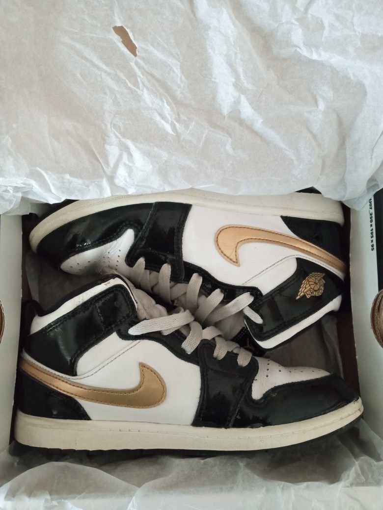 Nike Jordan 1 Mid SE Size 3Y Kids Pre-owned