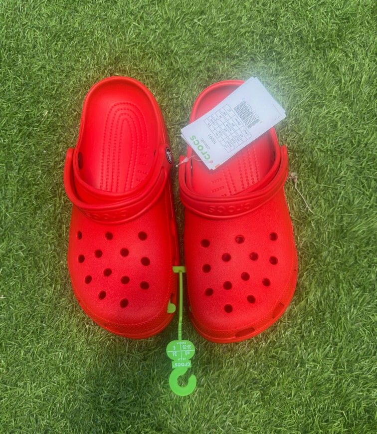 Crocs Unisex-Adult Classic Clogs (Red)Size 4m/6w to 7m/9w