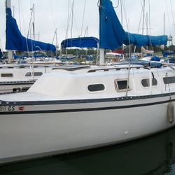 Hunter 27 Sailboat