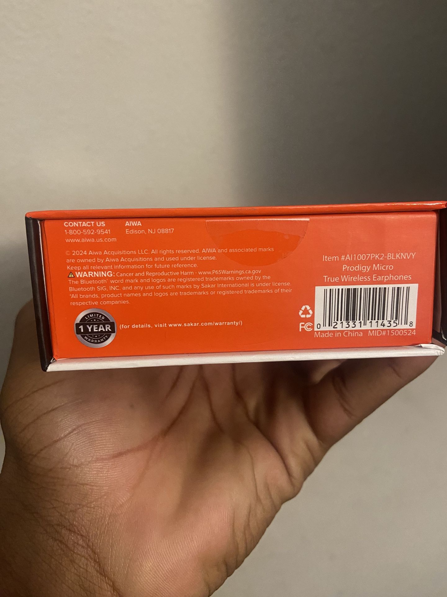 Wireless earbuds (never opened)