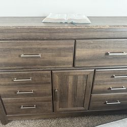 Queen bed Dresser Mirror