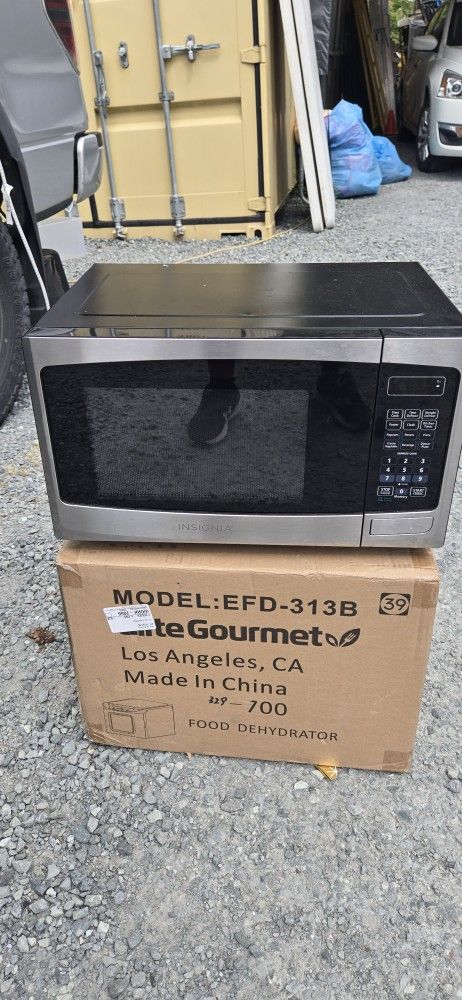Insignia Microwave Great Condtion