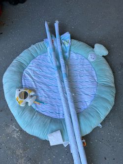 Baby floor play set