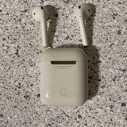 2nd Gen AirPods w/ Case