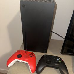 Xbox Series X With Disc Drive & 2 Series X/S Controllers