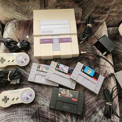 Original Super Nintendo SNES W Two Controllers all Cords and 4 Games "Working Condition"