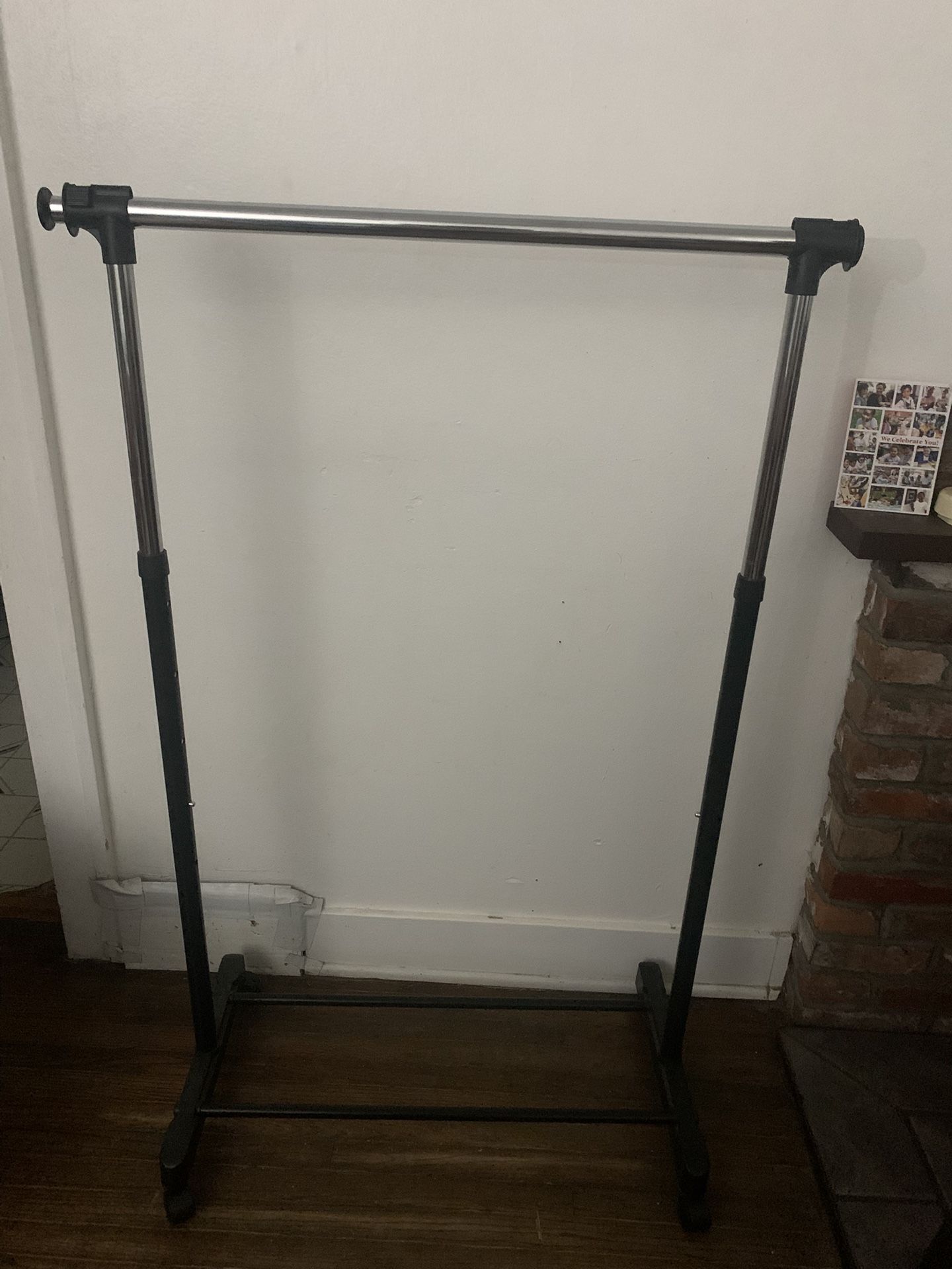 Free Basic Clothing Hanging Rack 