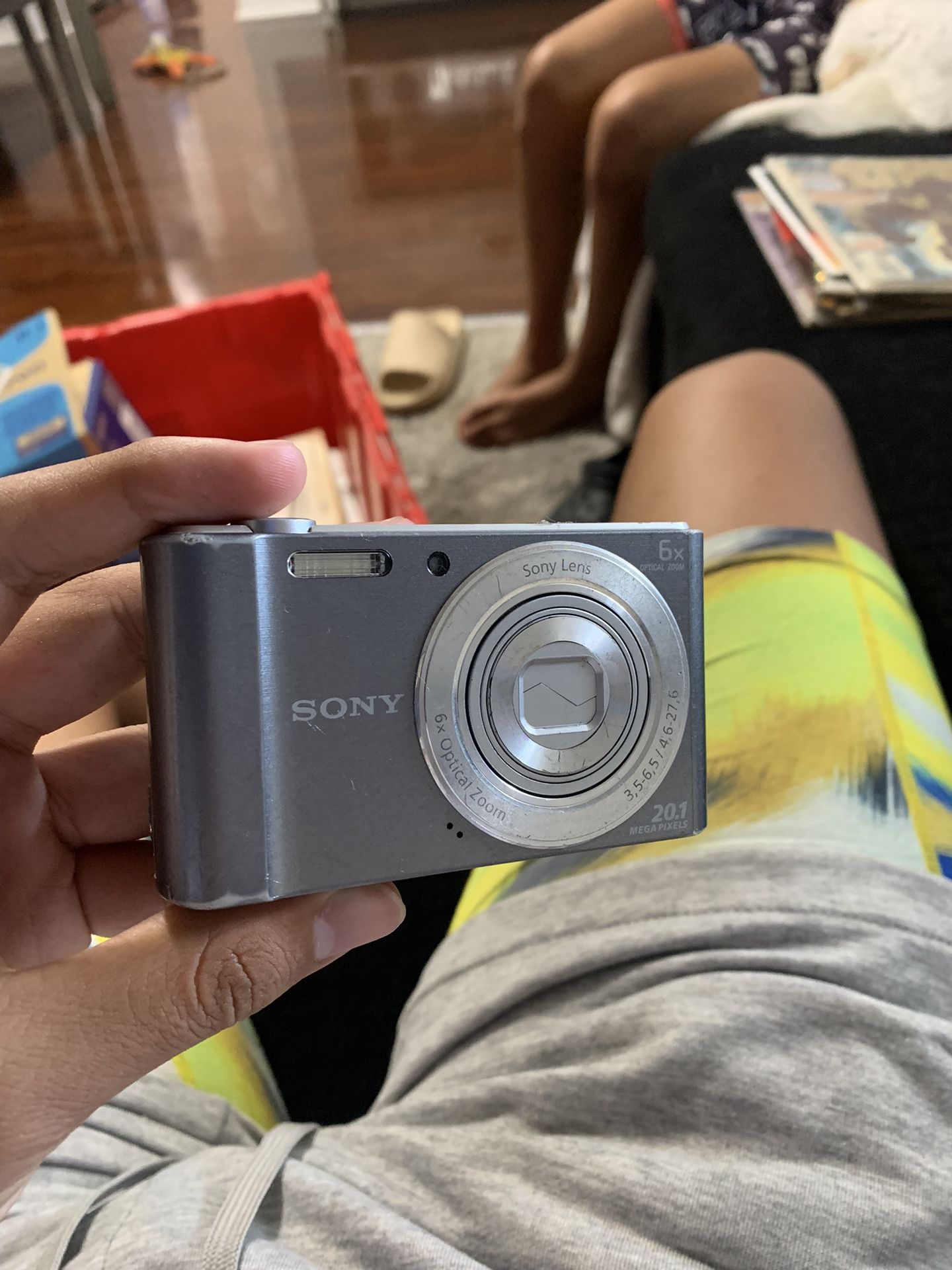 Sony 20.1 Mega Pixels Camera 6x Optical Zoom