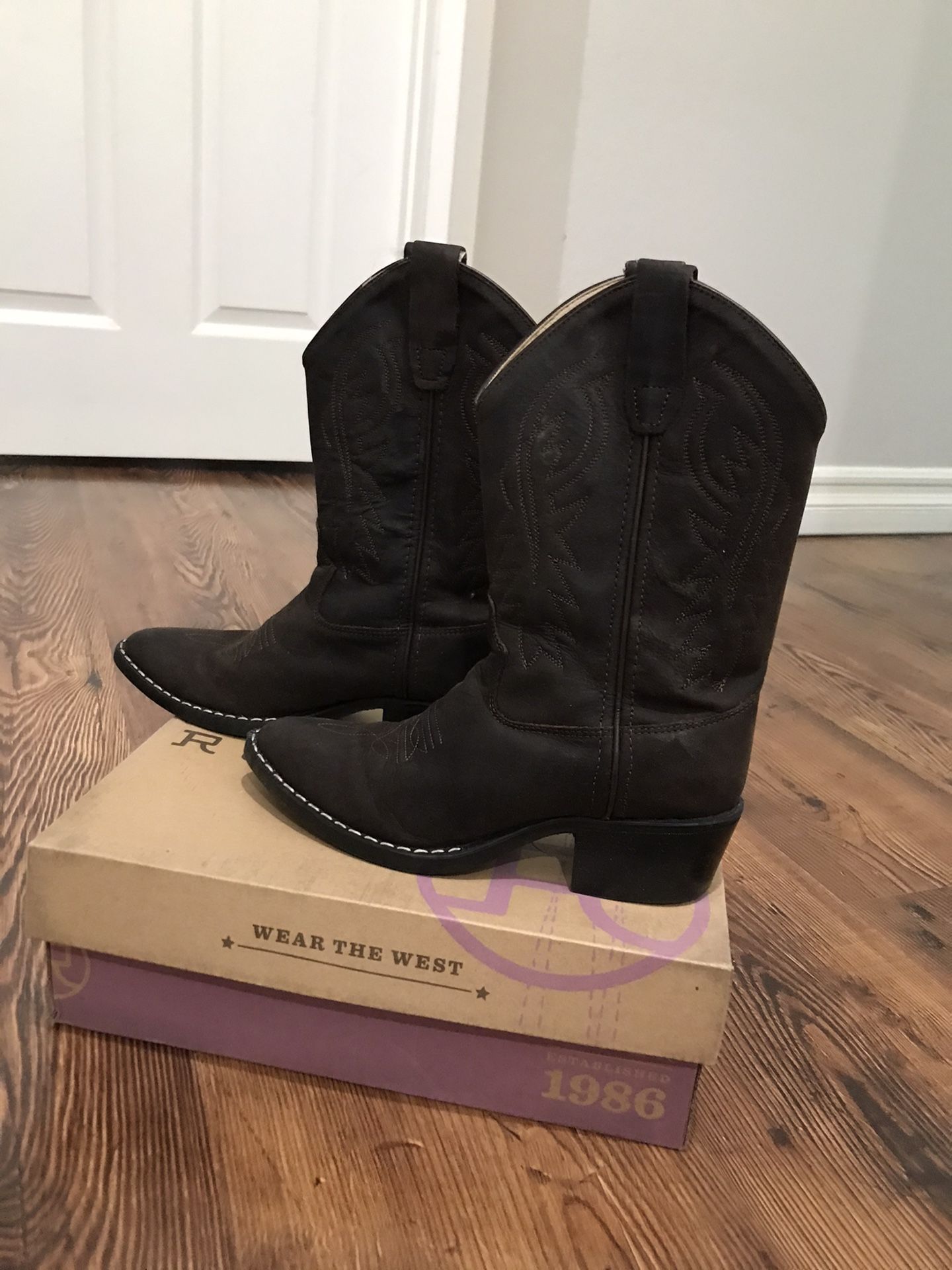 Cowboy boots girls size 10 kids