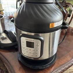 XL Insta Pot & Air Fryer Combo