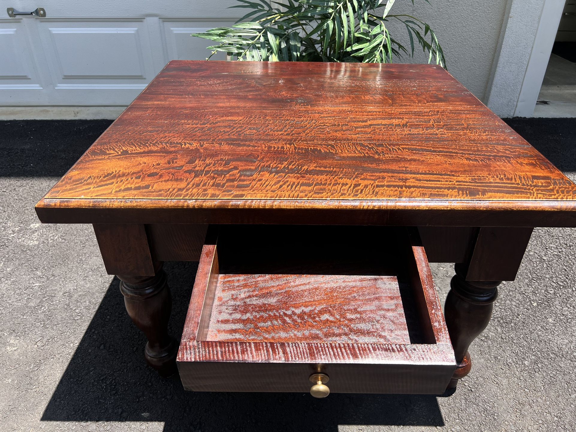 Solid Wood Coffee Table In Dark Brown Color. Delivery Available 🚚.