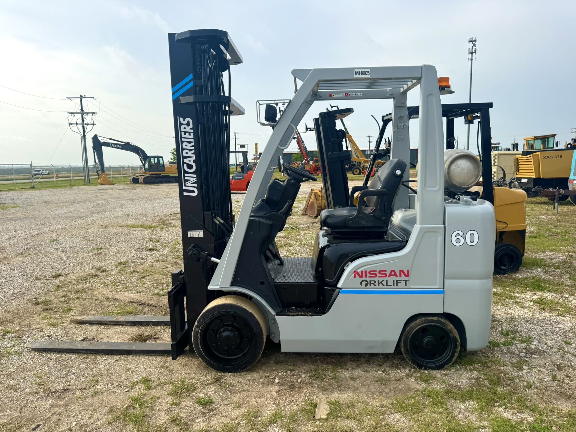 Nissan 5000 Lbs Capacity Forklift