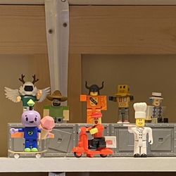 Roblox Toys Lot (31 Toys, Item Codes NOT Included)
