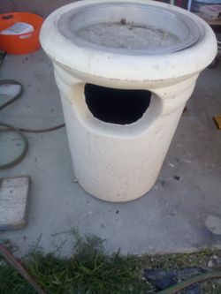 Trash Can And Ash Tray Commercial