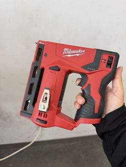 Milwaukee Staple Gun