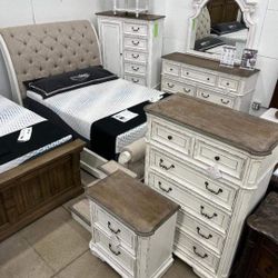 Chipped Bedroom Sets Queen or King Beds Dressers Nightstands Mirrors Chests Options Finance and Delivery Available 
