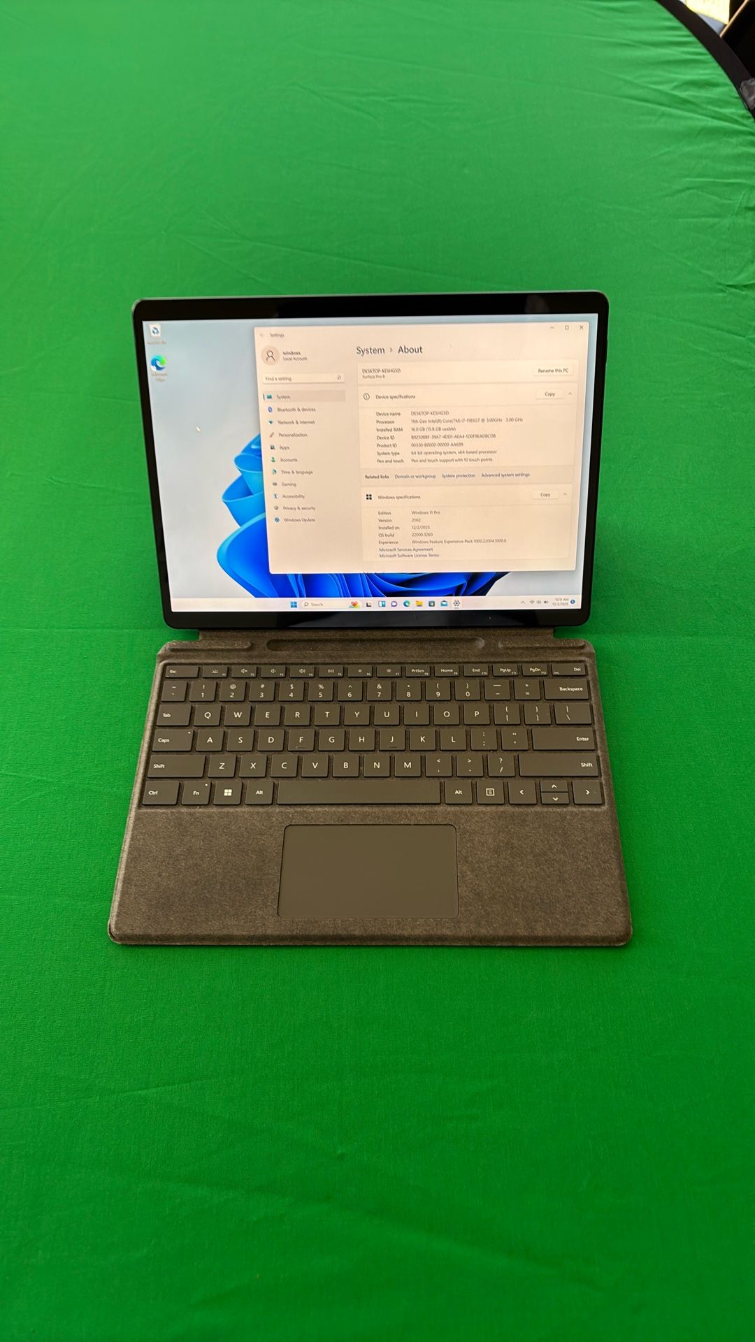 Surface Pro 8 - Win11 Pro - 16GB /256GB
