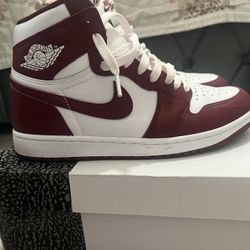 Air Jordan 1 Retro  Size 9