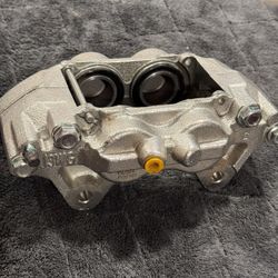 192984 Front Right Disc Brake Caliper For Toyota Tacoma 4Runner FJCruiser Tundra Driver side    B1)