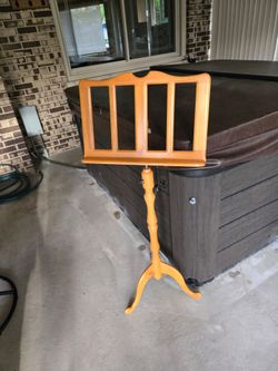 Golden Oak Wooden Music Stand
