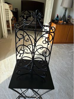 Gorgeous Black Metal Jewelry Holder- Carousel