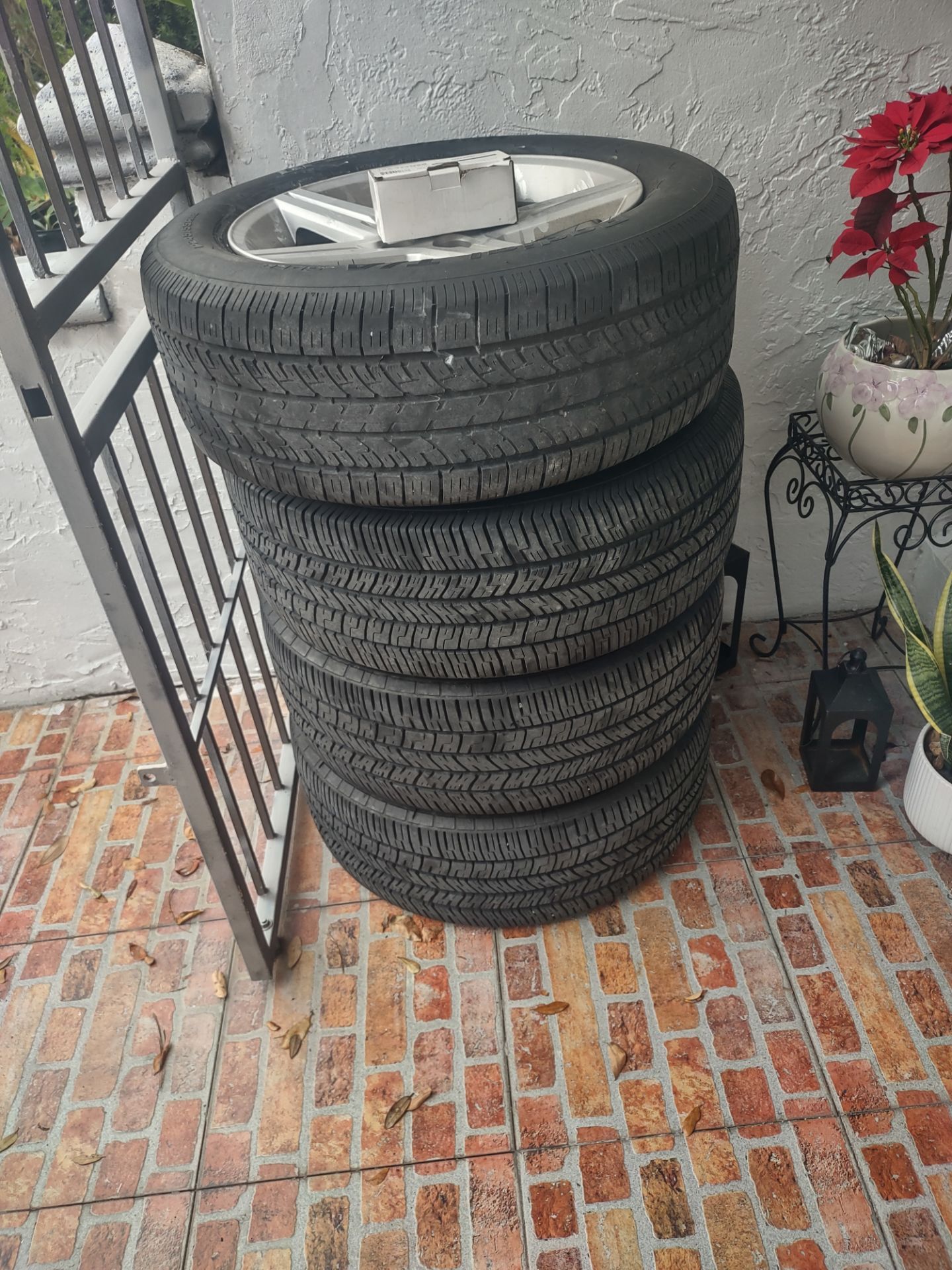 4 wheel and tires Chevy Camaro size 18