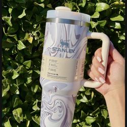 *NEW WITH BOX*~ Stanley Quencher H2.0 FlowState Tumbler 40oz, POLAR SWIRL