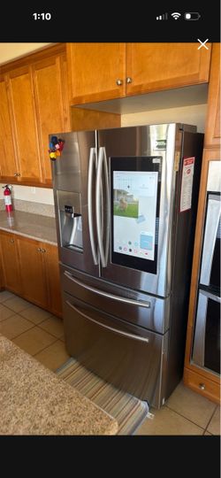 Refrigerator with tablet