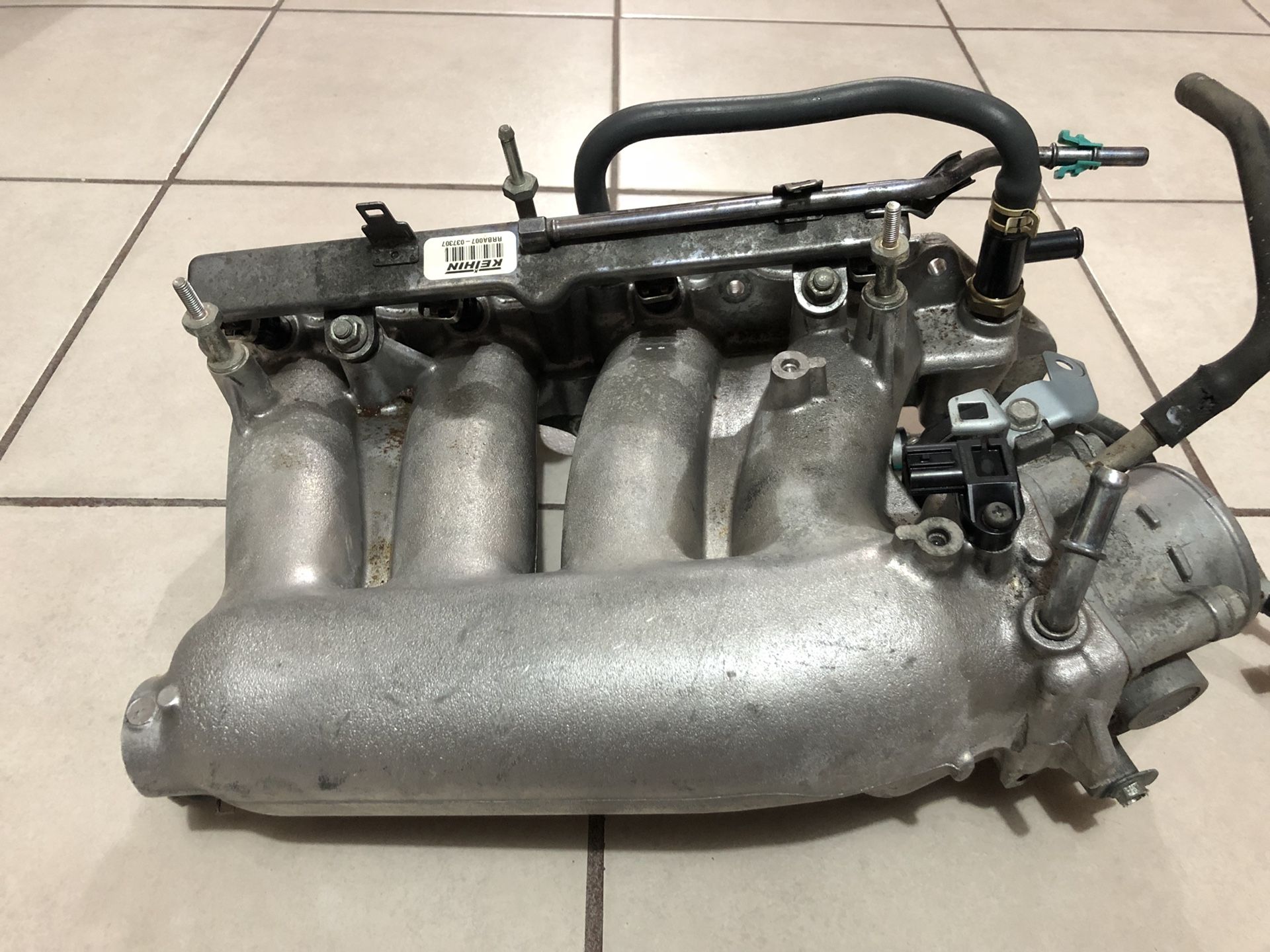 Honda Civic si 8th gen k20 rbc intake manifold comes with injectors and throttle body