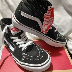 VANS-Brand new. Kids size 3.0, Black/White