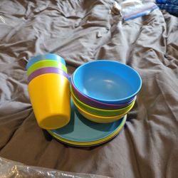 Munchkin 12 piece kids dishes