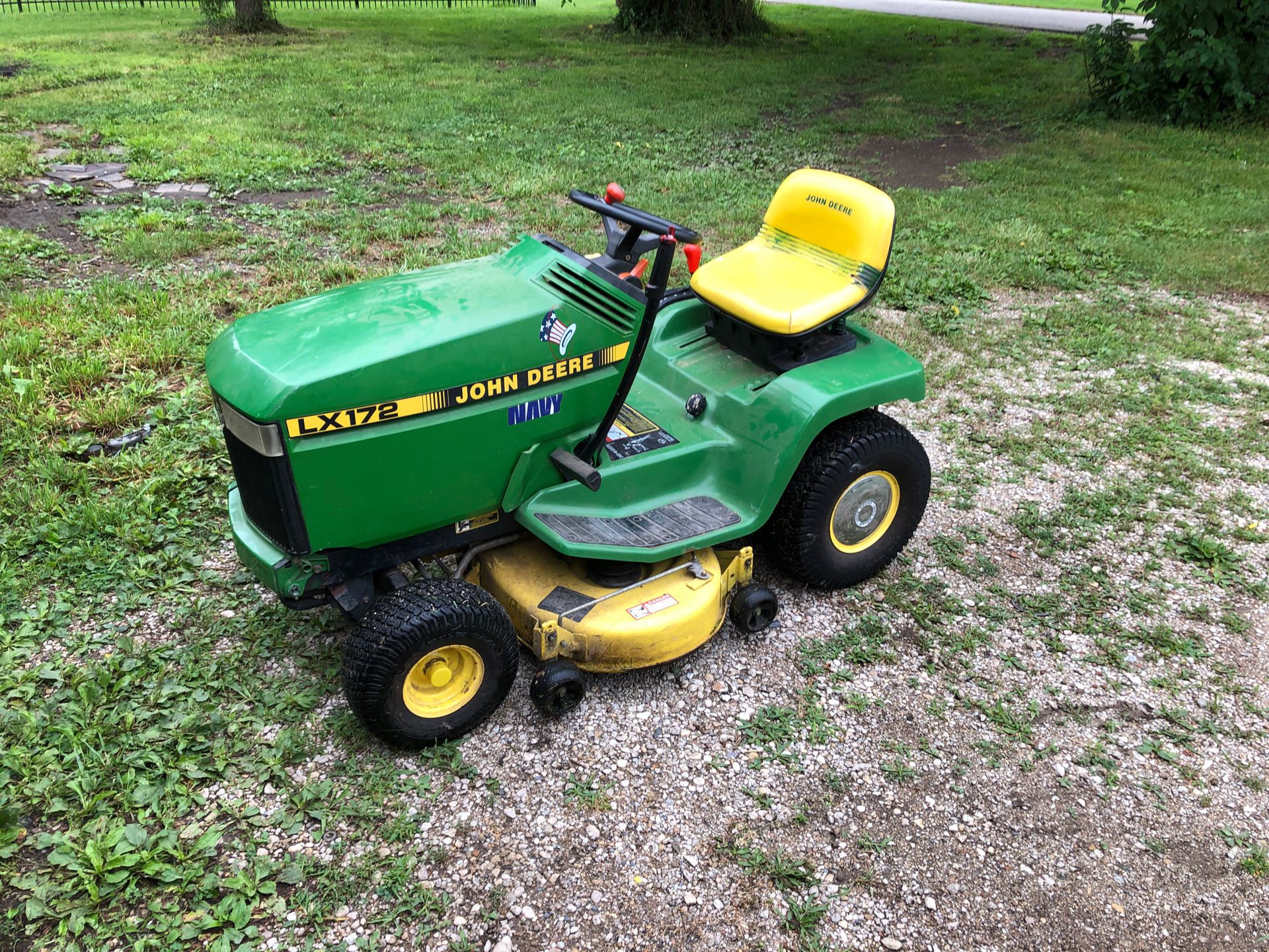 Lawn mower tractor john deere