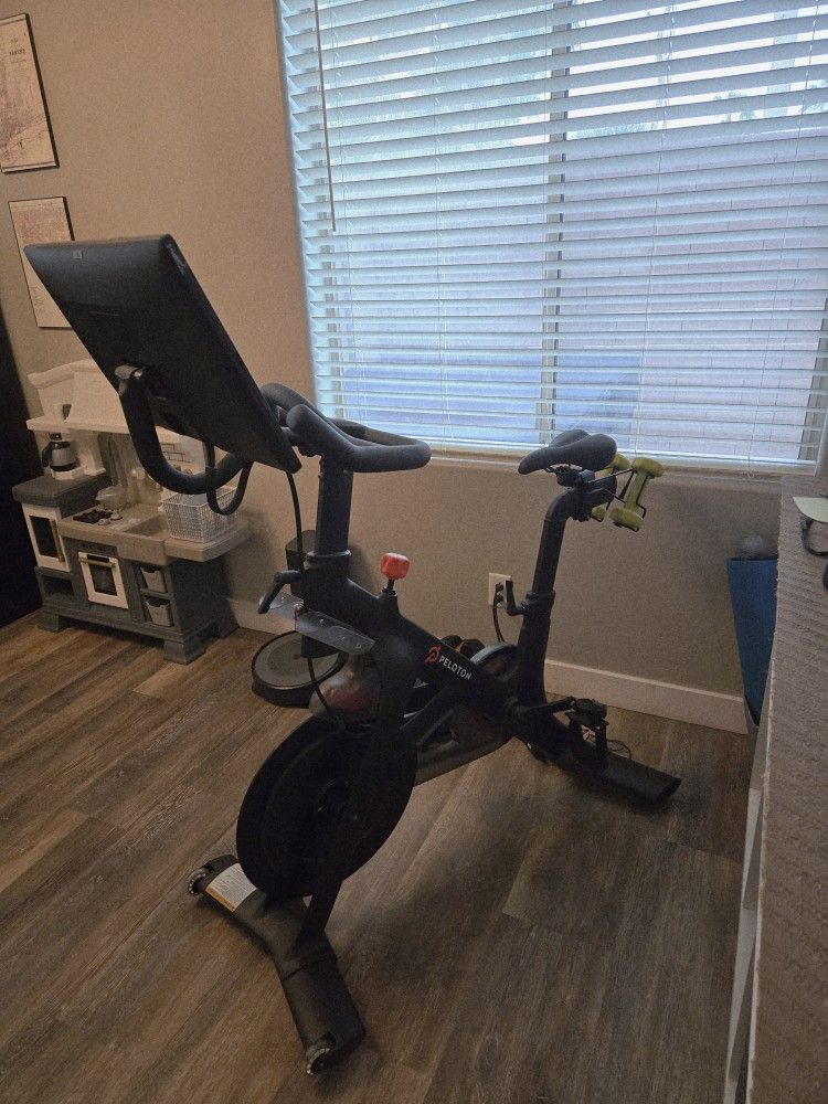 Peloton Exercise Bike Gen 3