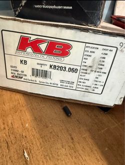 Big block Chevy Keith black pistons